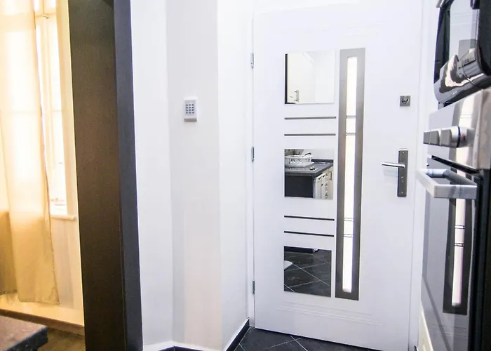 Goldcentral Apartment Akacfa-Next To Mazel Tov-Brilliant Location